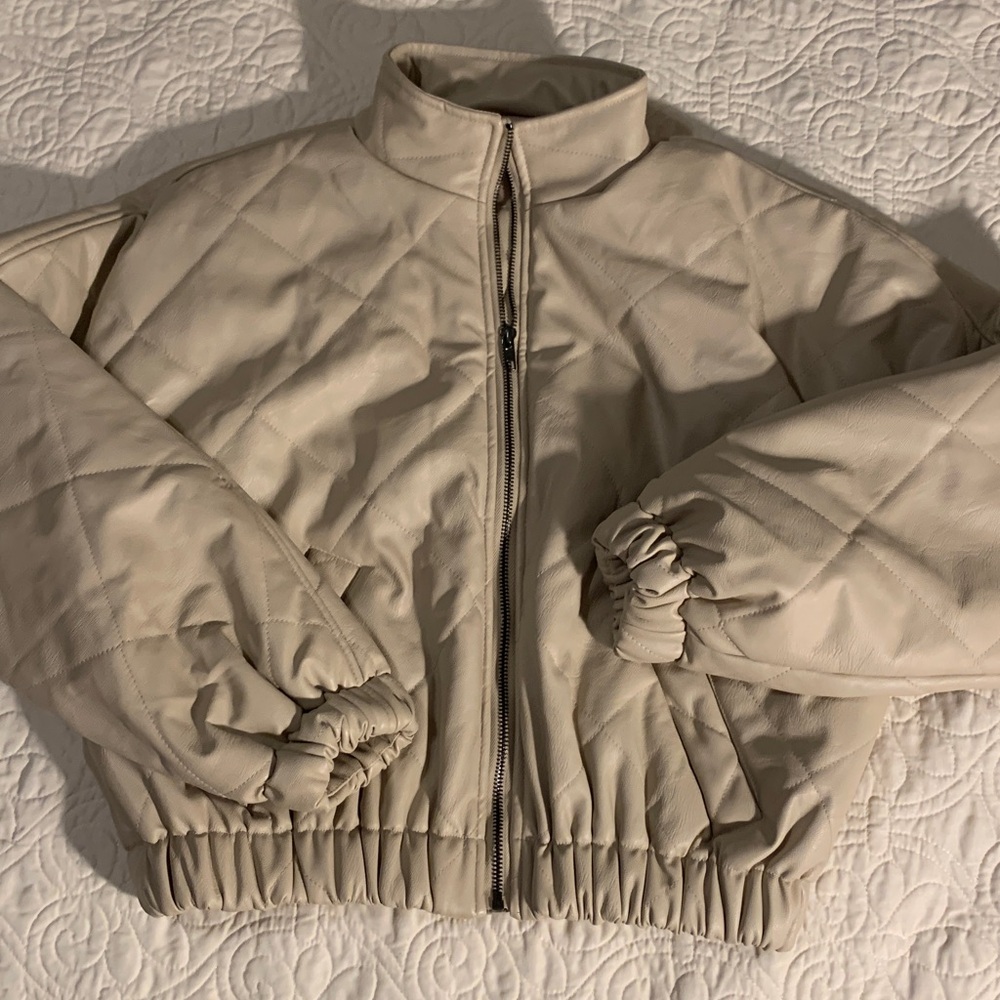 Womans quilted faux leather beige bomber jacket Size Small
